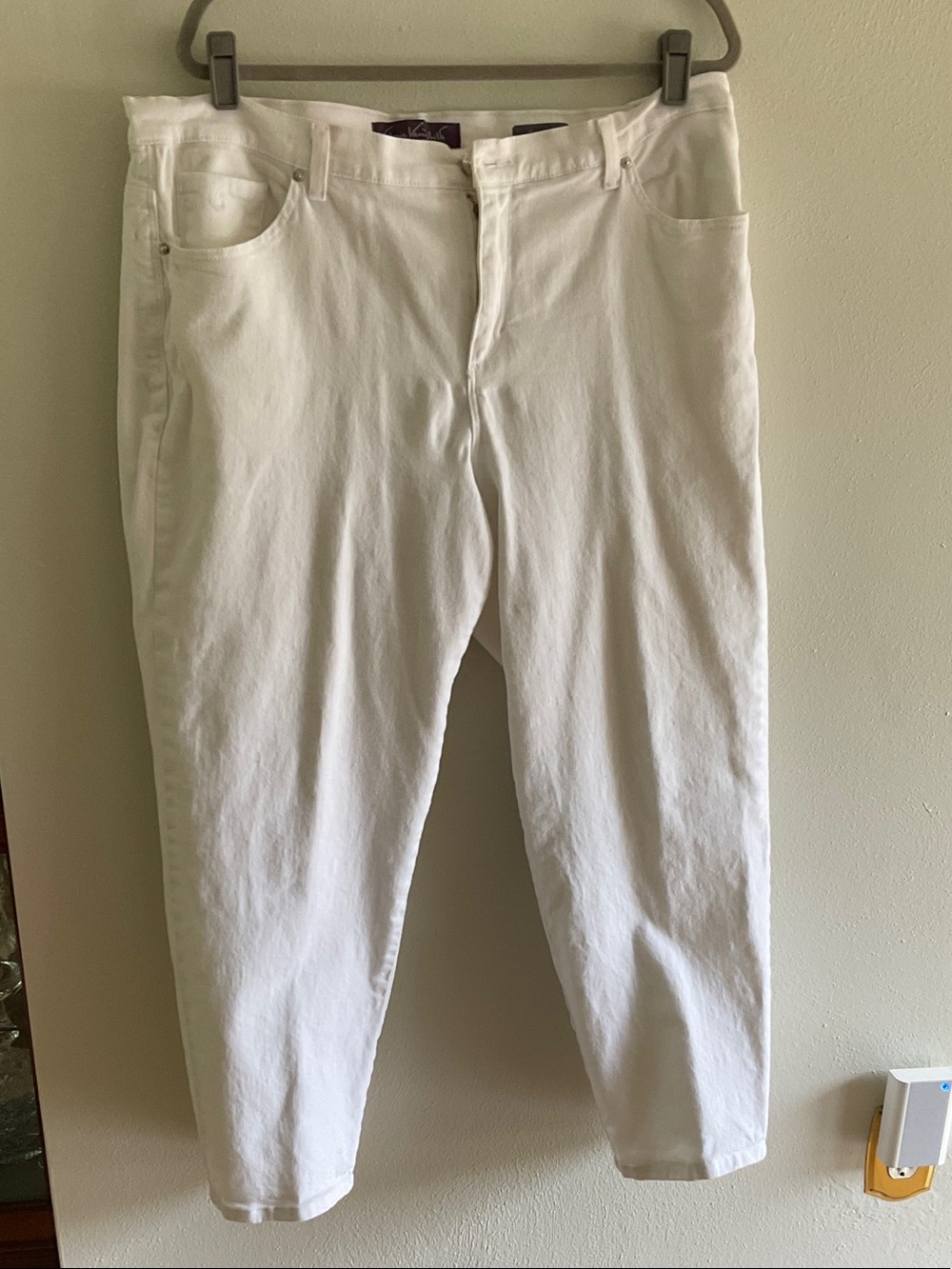 Gloria Vanderbilt White Straight-Leg Jeans